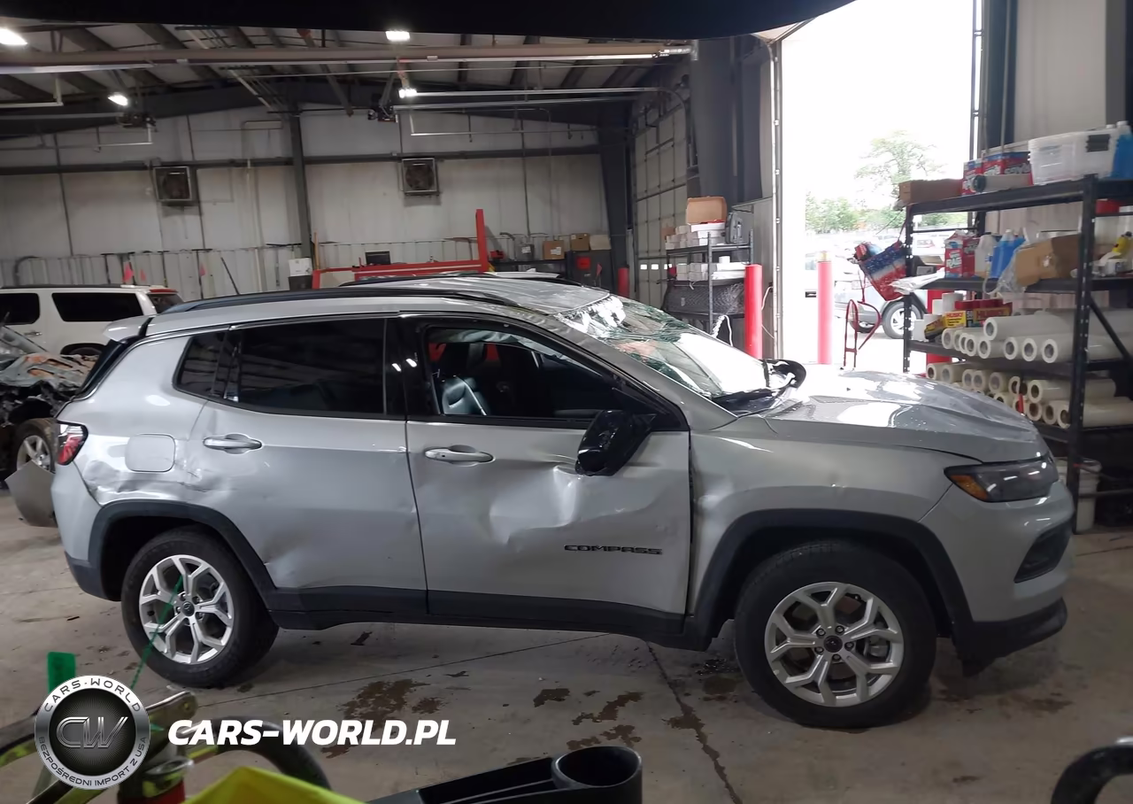 2025 Jeep Compass Latitude 4X4 VIN:3C4NJDBN5ST553574 - 12