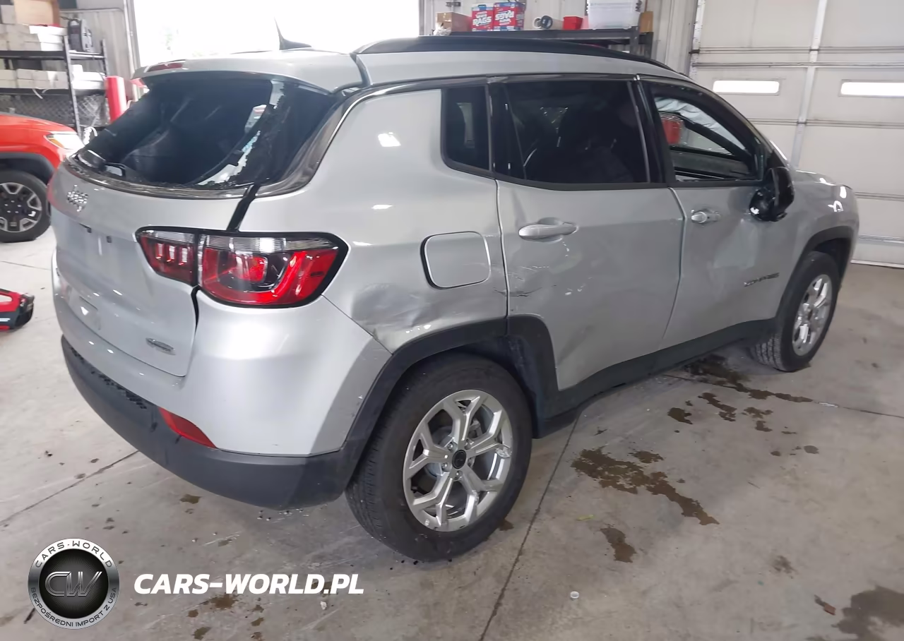 2025 Jeep Compass Latitude 4X4 VIN:3C4NJDBN5ST553574 - 4