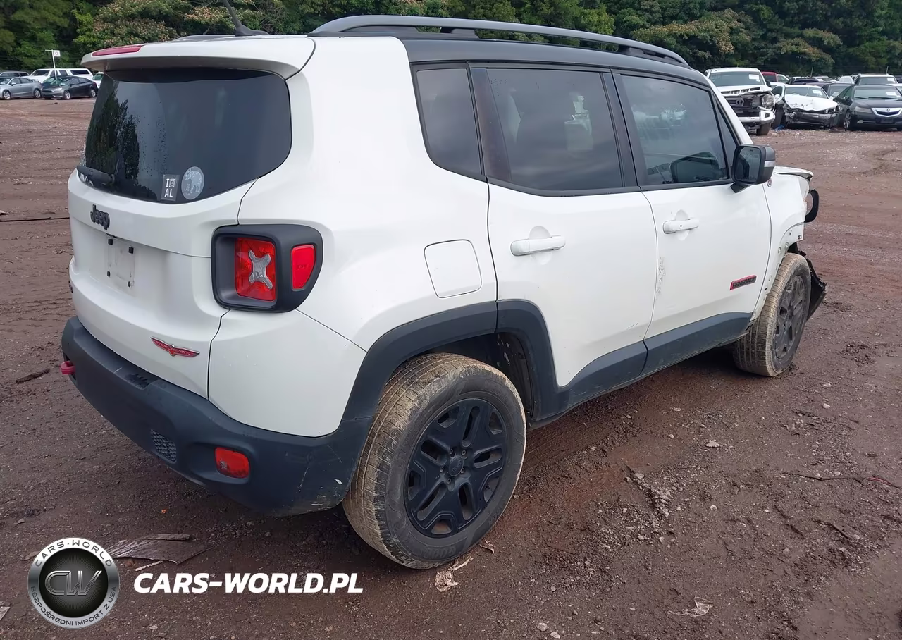 2015 Jeep Renegade Trailhawk VIN:ZACCJBCT2FPC41766 - 4