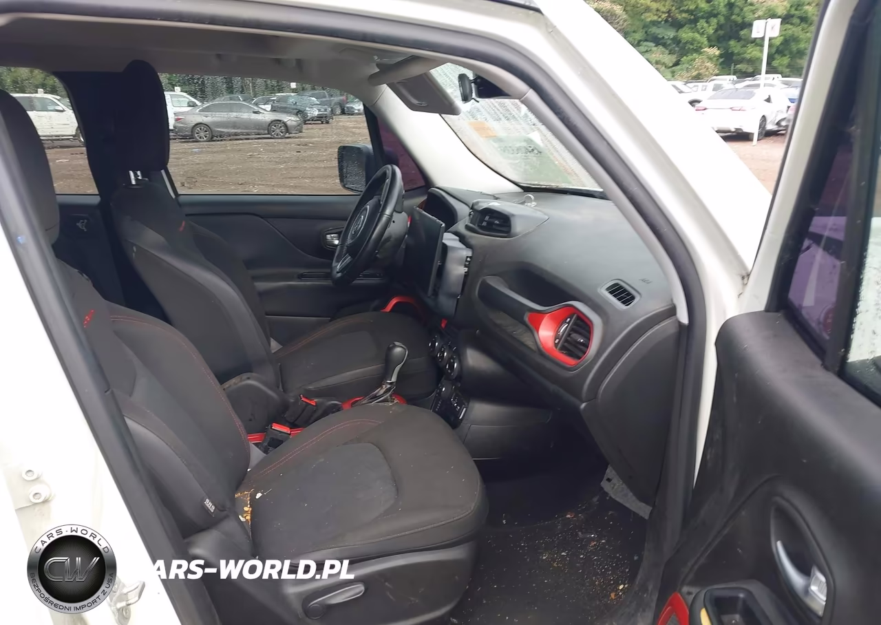 2015 Jeep Renegade Trailhawk VIN:ZACCJBCT2FPC41766 - 5