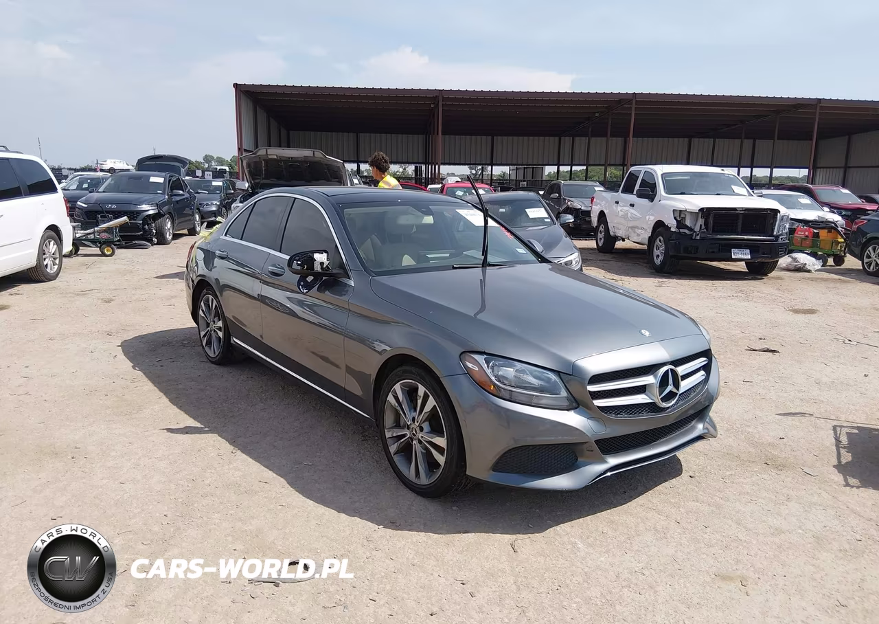 2017 Mercedes-Benz C 300 – zdjęcie 1 z 16
