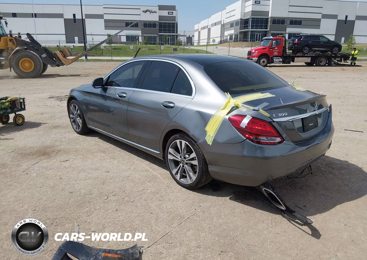 2017 Mercedes-Benz C 300 VIN:55SWF4JB3HU211141 - 3