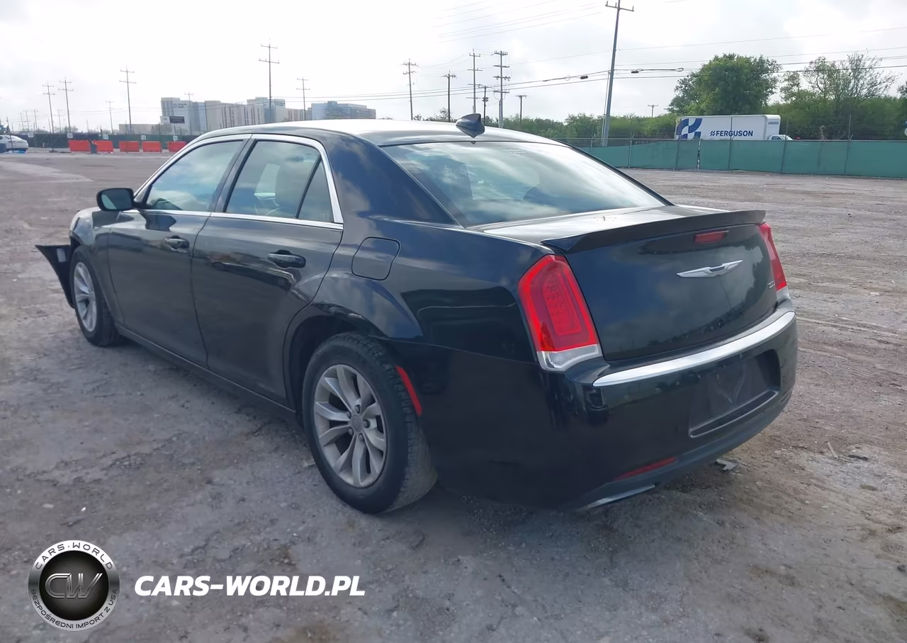 2015 Chrysler 300 Limited VIN:2C3CCAAG2FH849271 - 3