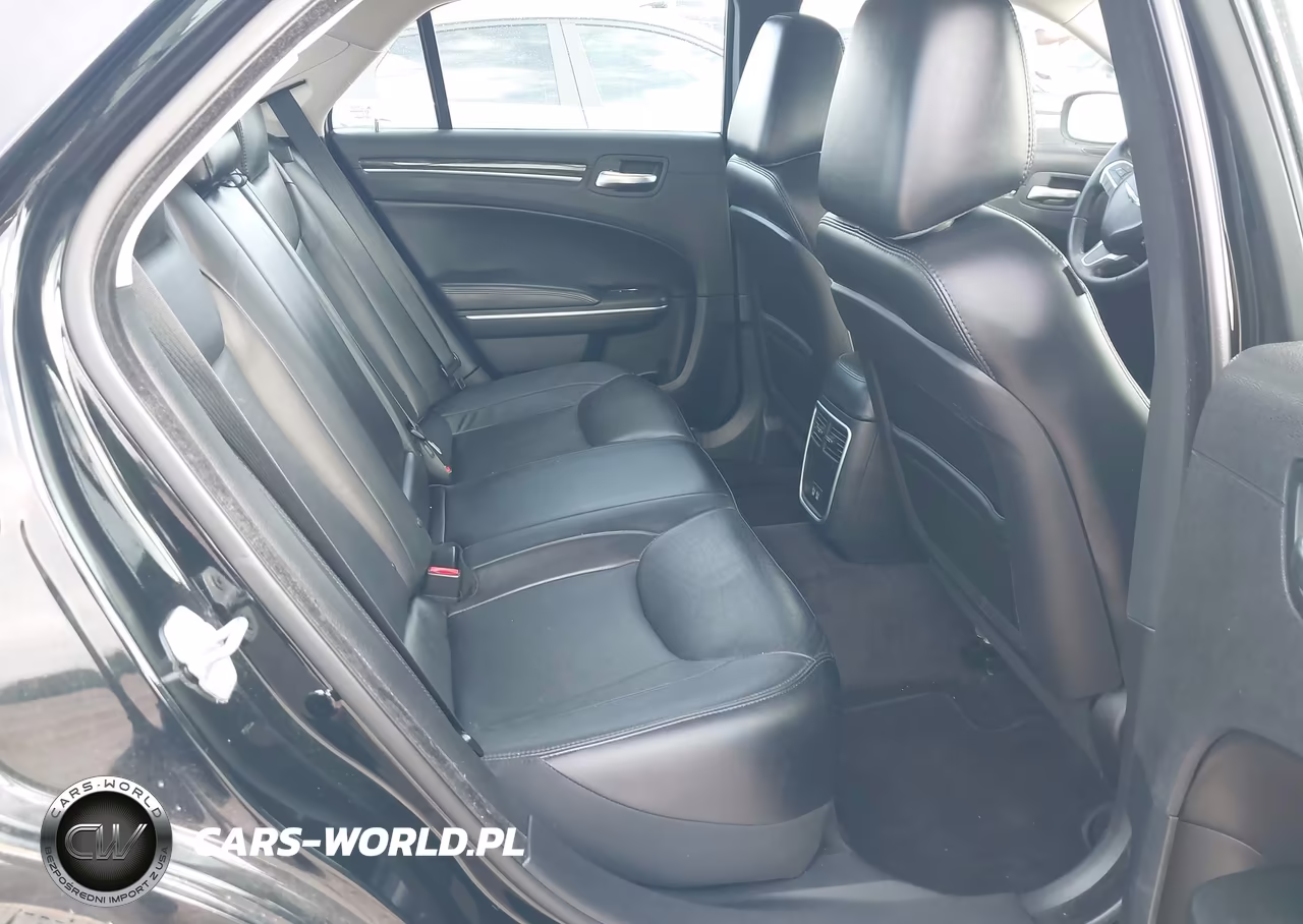 2015 Chrysler 300 Limited VIN:2C3CCAAG2FH849271 - 8