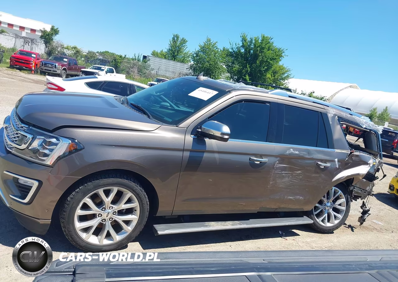 2018 Ford Expedition Max Platinum VIN:1FMJK1LT2JEA13889 - 14