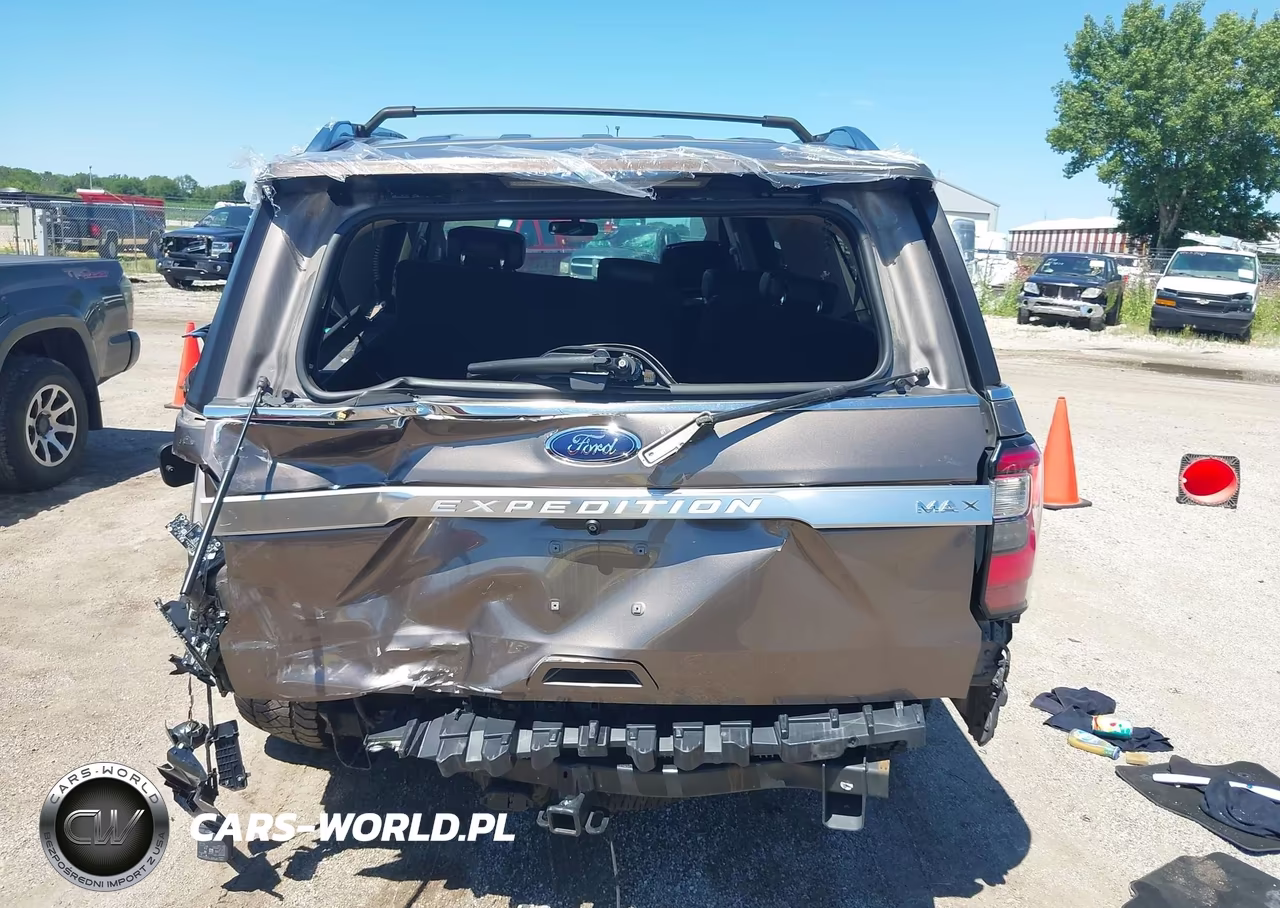 2018 Ford Expedition Max Platinum VIN:1FMJK1LT2JEA13889 - 16