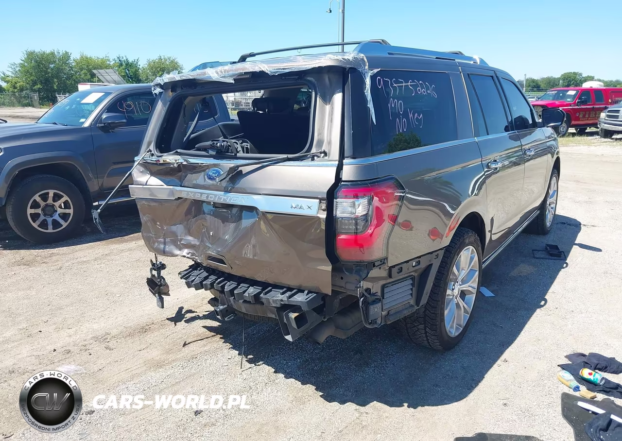 2018 Ford Expedition Max Platinum VIN:1FMJK1LT2JEA13889 - 4
