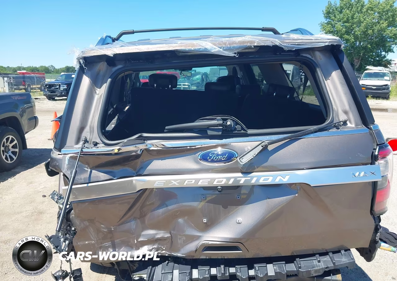 2018 Ford Expedition Max Platinum VIN:1FMJK1LT2JEA13889 - 6