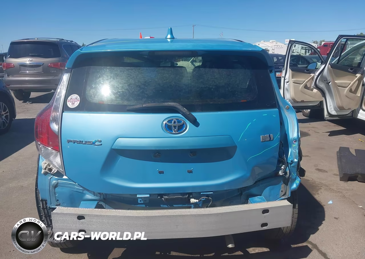 2015 Toyota Prius C Three VIN:JTDKDTB37F1113095 - 17