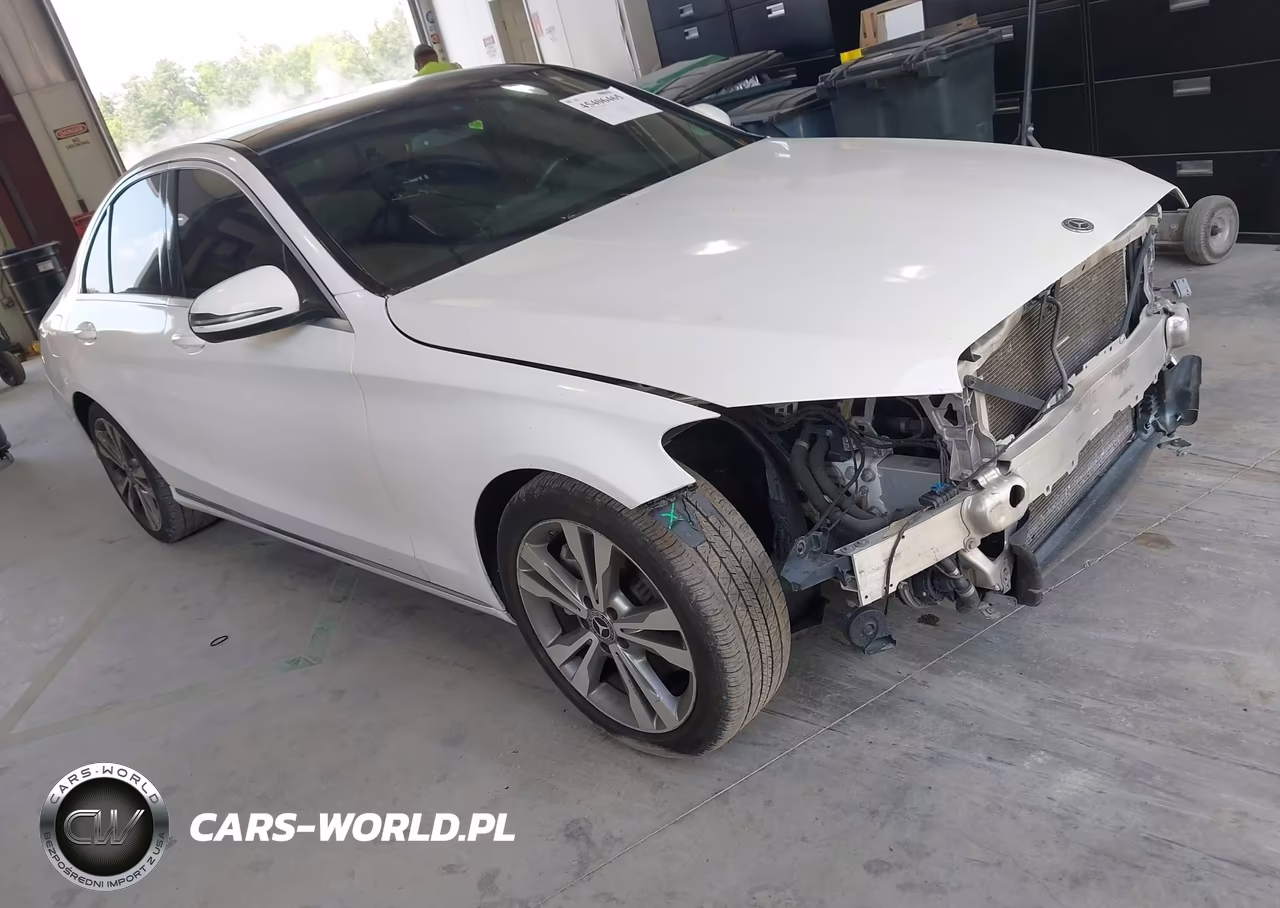 2018 Mercedes-Benz C 300 – zdjęcie 1 z 16