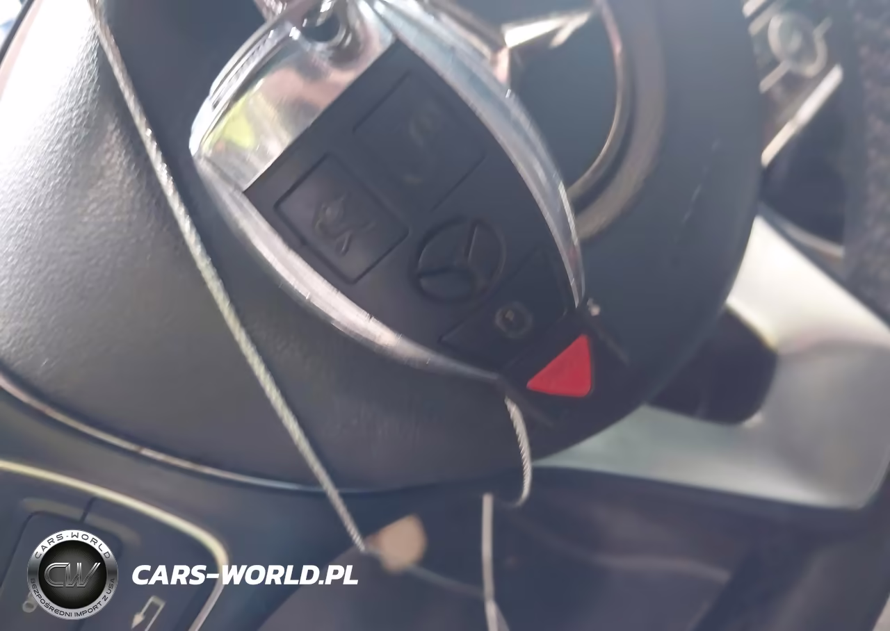 2018 Mercedes-Benz C 300 VIN:55SWF4JBXJU270340 - 11
