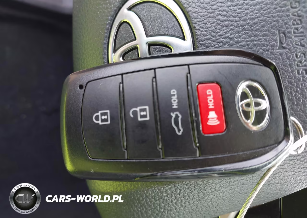 2026 Toyota Camry Le VIN:4T1DAACK6TU659890 - 11