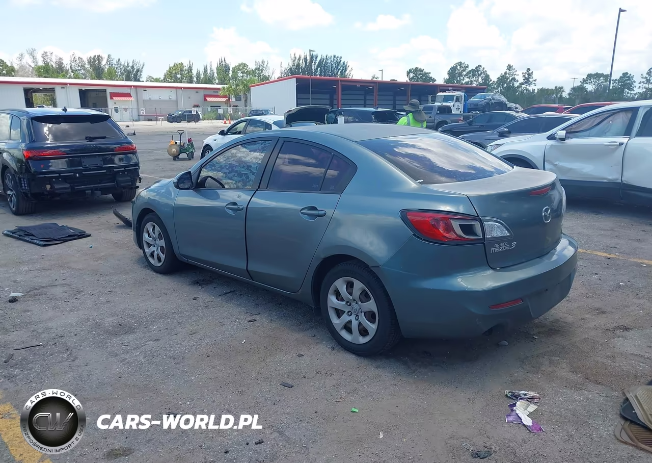 2013 Mazda Mazda3 I Sport VIN:JM1BL1U70D1705748 - 3