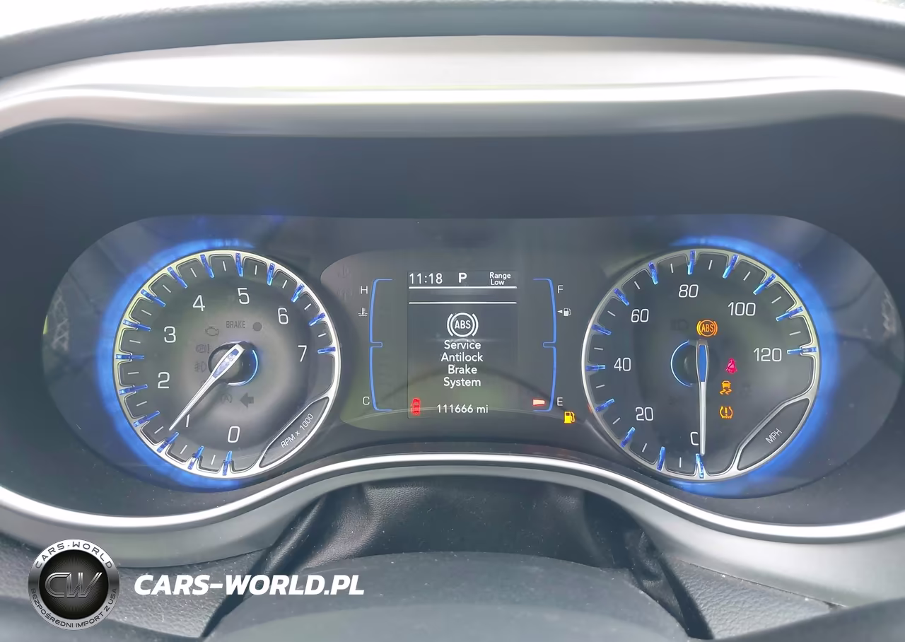 2018 Chrysler Pacifica Touring L VIN:2C4RC1BG8JR158012 - 7