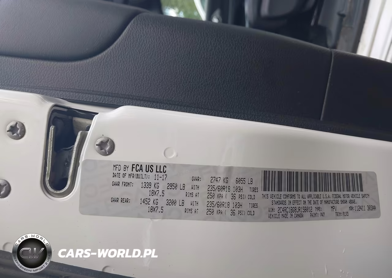 2018 Chrysler Pacifica Touring L VIN:2C4RC1BG8JR158012 - 9