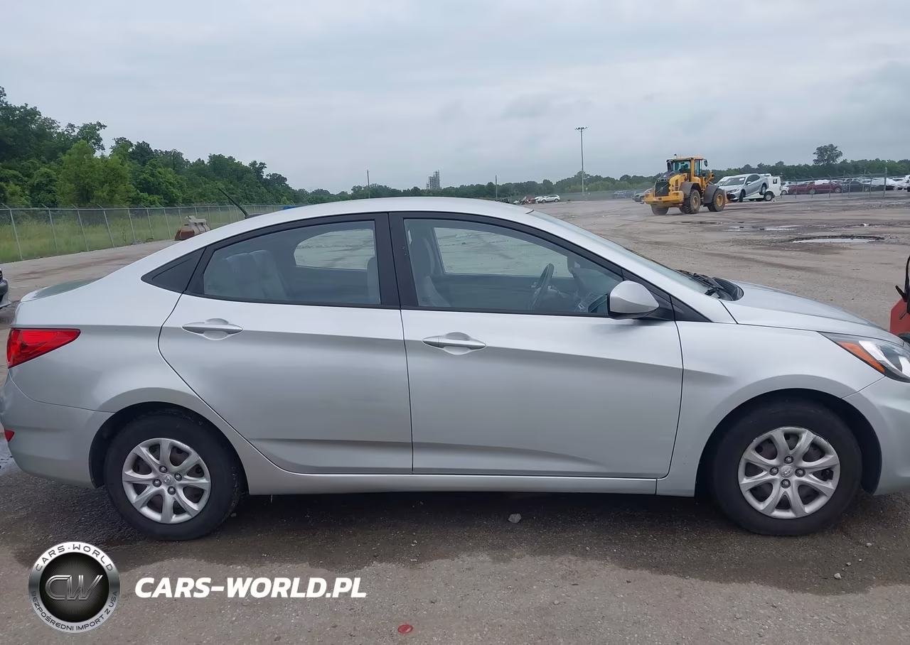 2013 Hyundai Accent Gls VIN:KMHCT4AE7DU323333 - 13