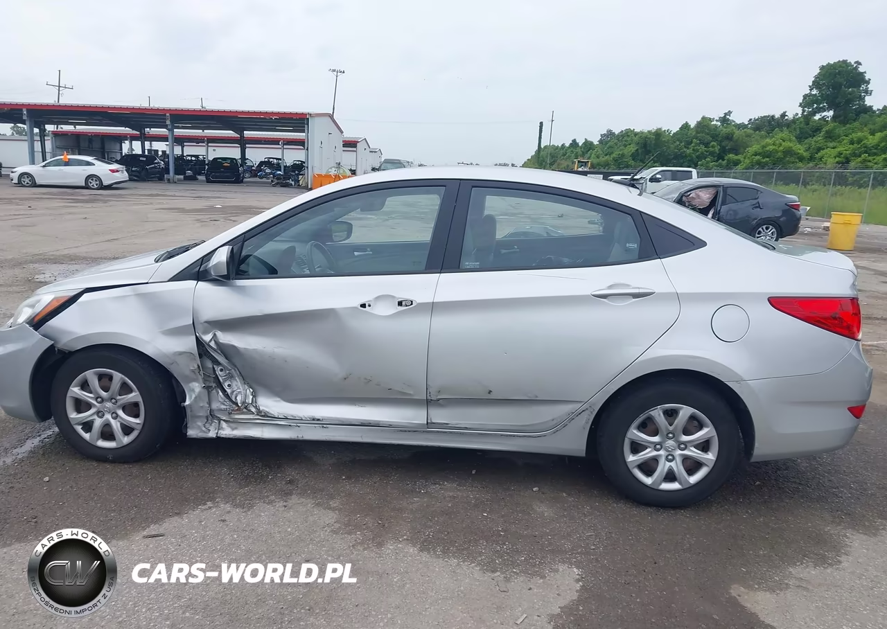 2013 Hyundai Accent Gls VIN:KMHCT4AE7DU323333 - 14