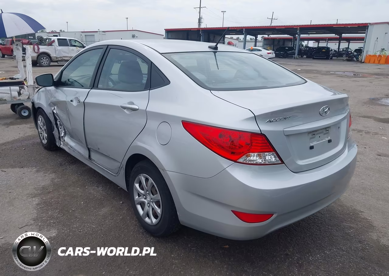2013 Hyundai Accent Gls VIN:KMHCT4AE7DU323333 - 3