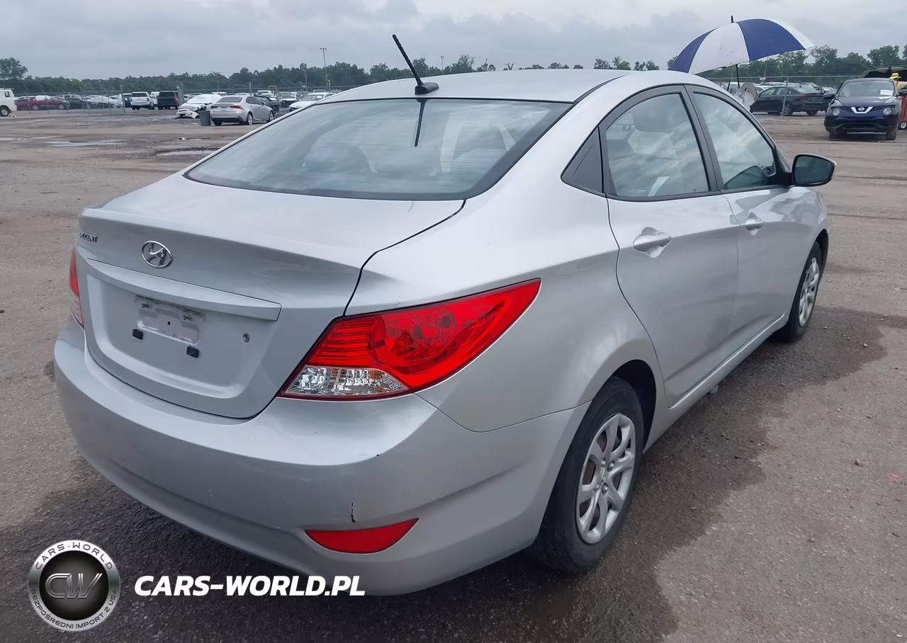 2013 Hyundai Accent Gls VIN:KMHCT4AE7DU323333 - 4