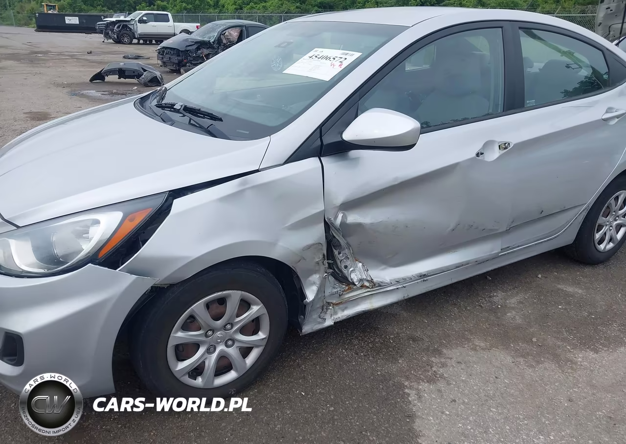 2013 Hyundai Accent Gls VIN:KMHCT4AE7DU323333 - 6