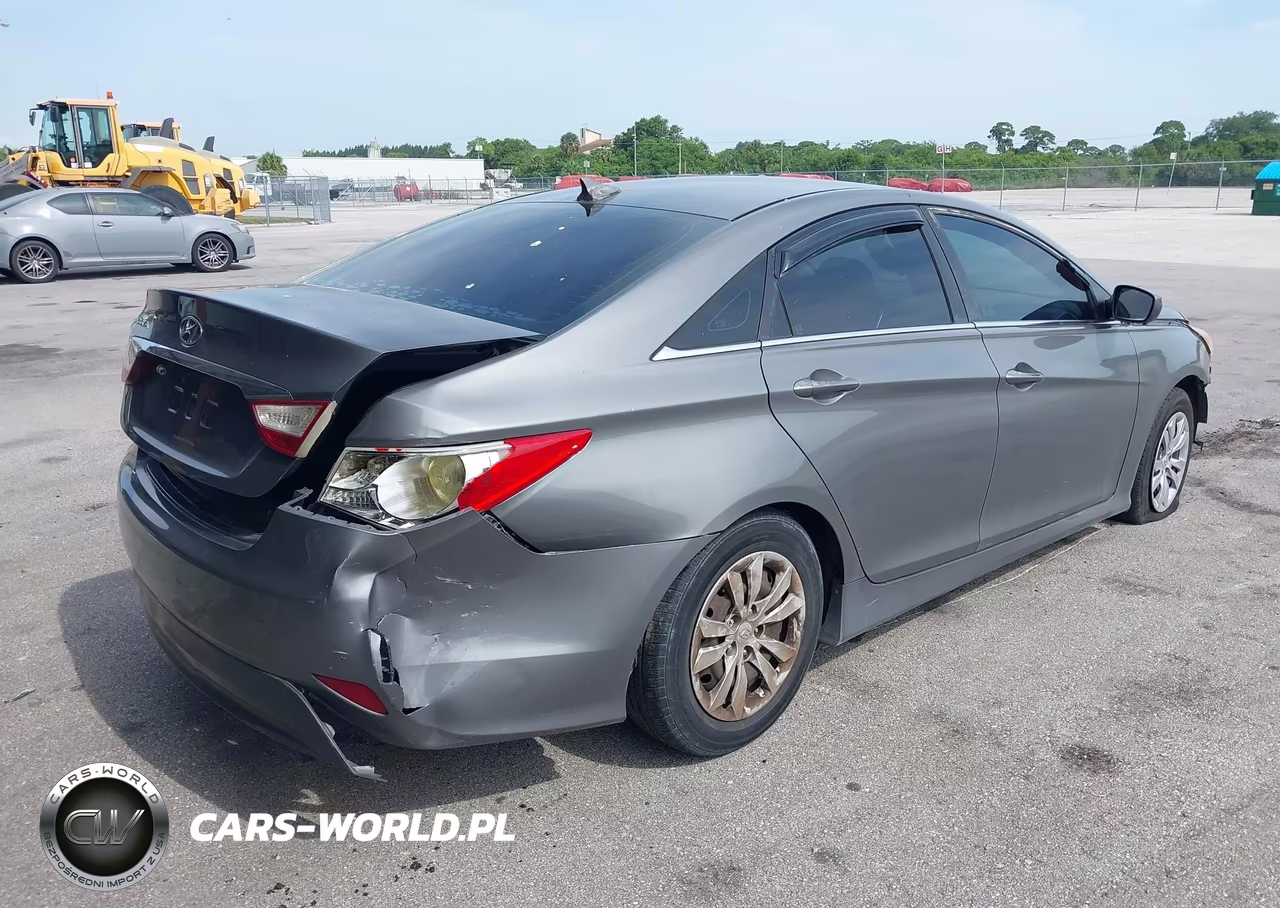 2014 Hyundai Sonata Gls VIN:5NPEB4AC1EH818024 - 4