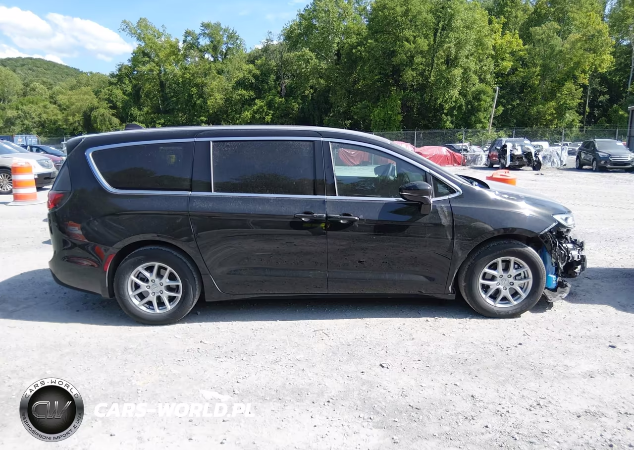 2026 Chrysler Pacifica Select VIN:2C4RC1BG6TR201166 - 13