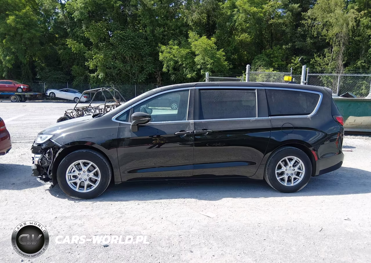 2026 Chrysler Pacifica Select VIN:2C4RC1BG6TR201166 - 14