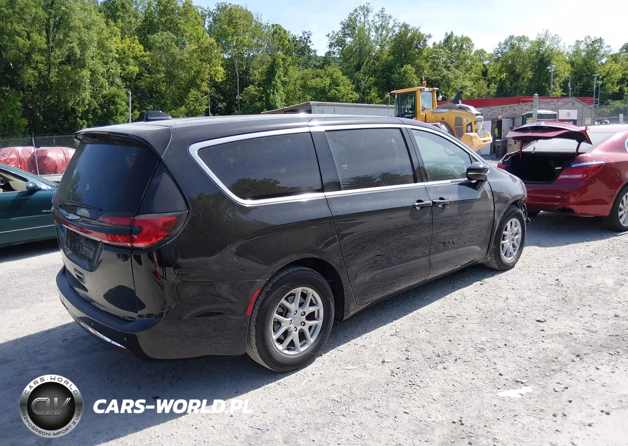 2026 Chrysler Pacifica Select VIN:2C4RC1BG6TR201166 - 4