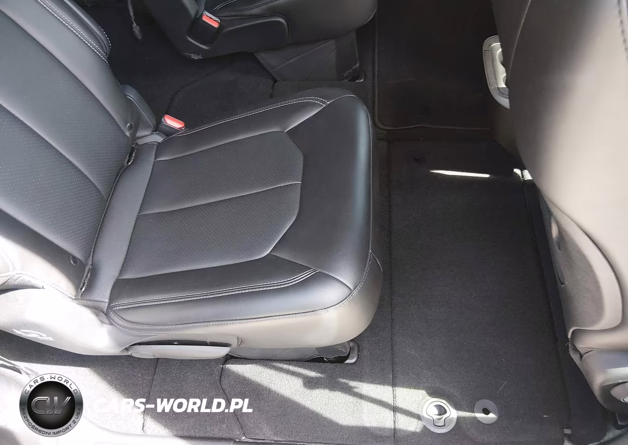 2026 Chrysler Pacifica Select VIN:2C4RC1BG6TR201166 - 8