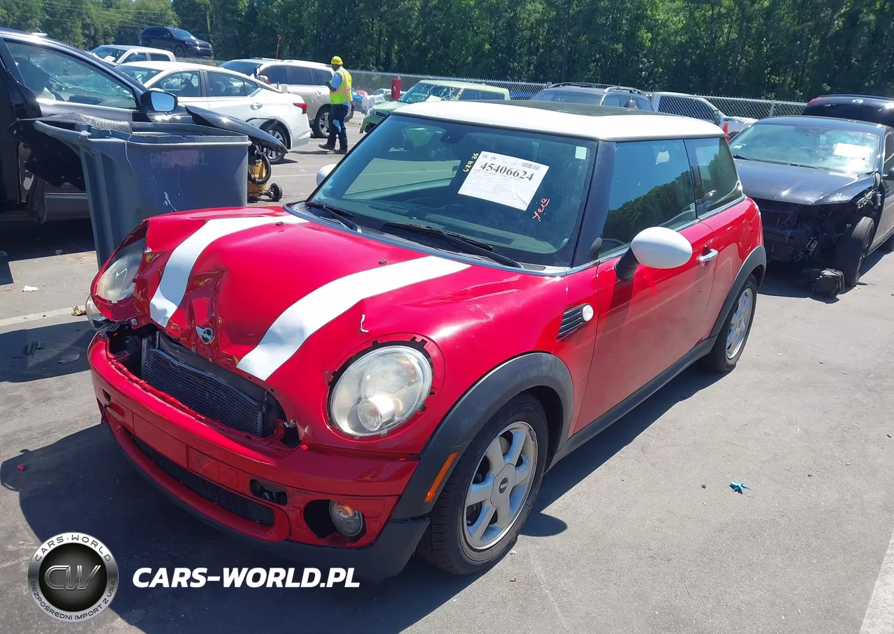 2008 Mini Cooper VIN:WMWMF335X8TT62966 - 2