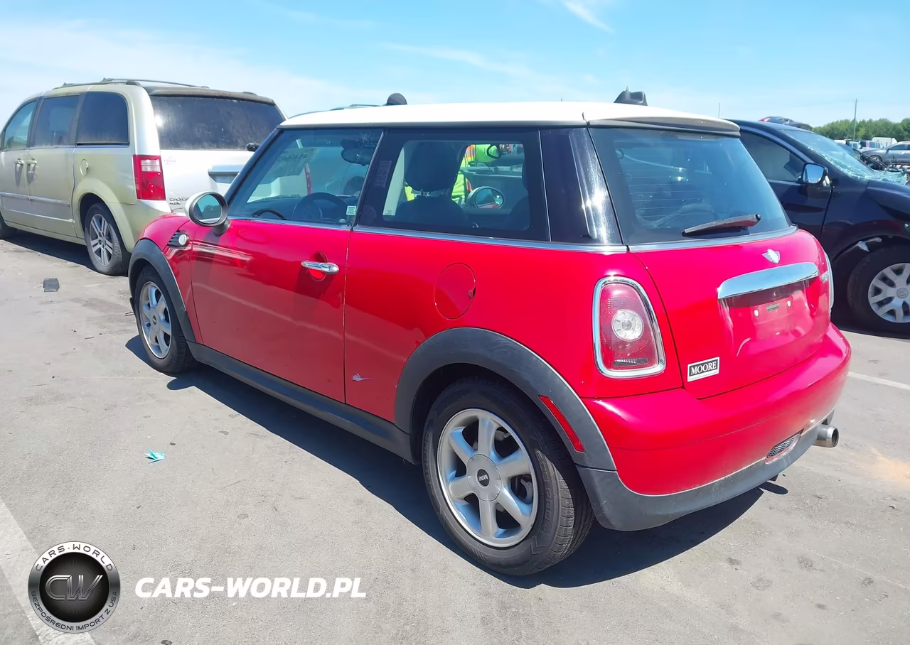 2008 Mini Cooper VIN:WMWMF335X8TT62966 - 3