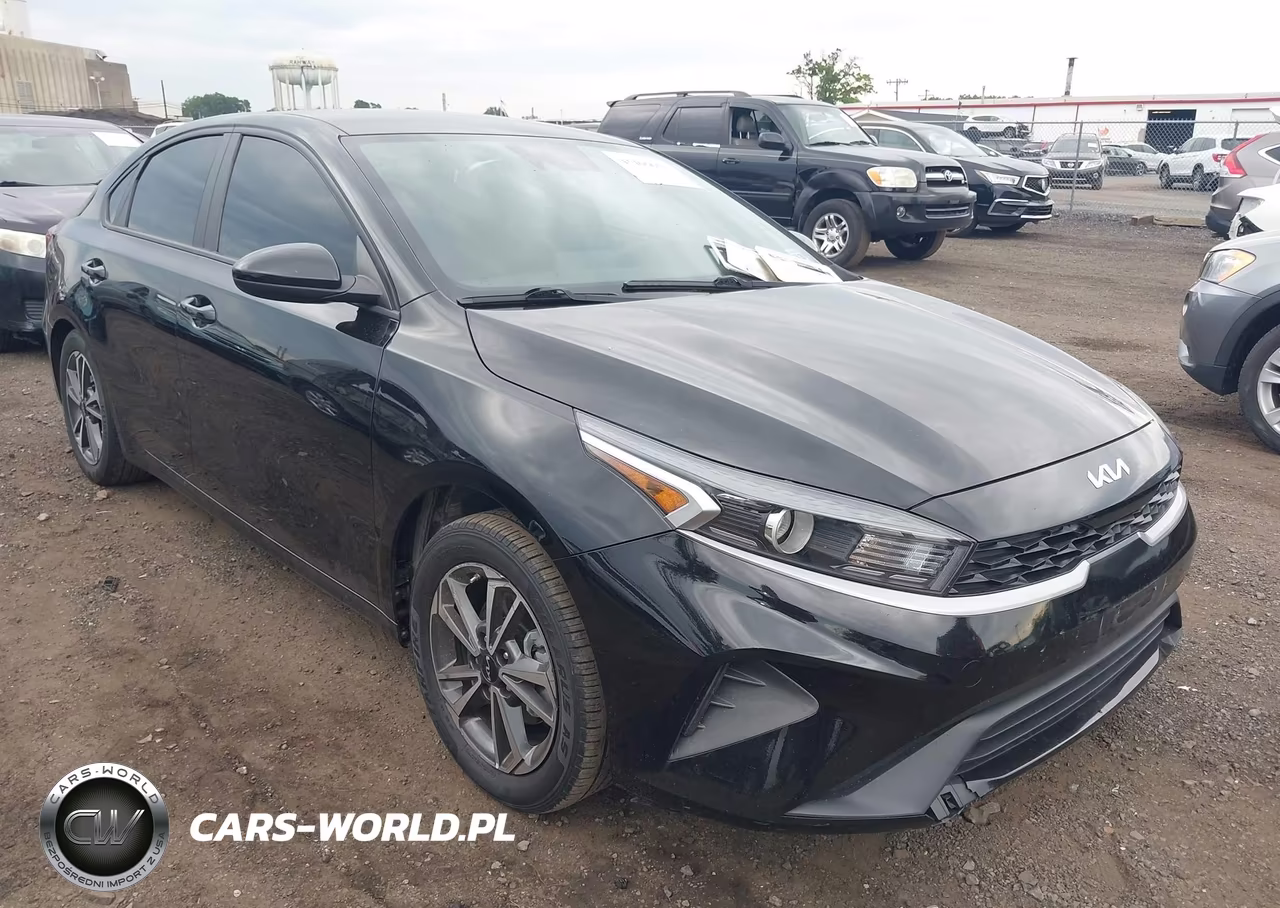 2023 Kia Forte Lxs – zdjęcie 1 z 16