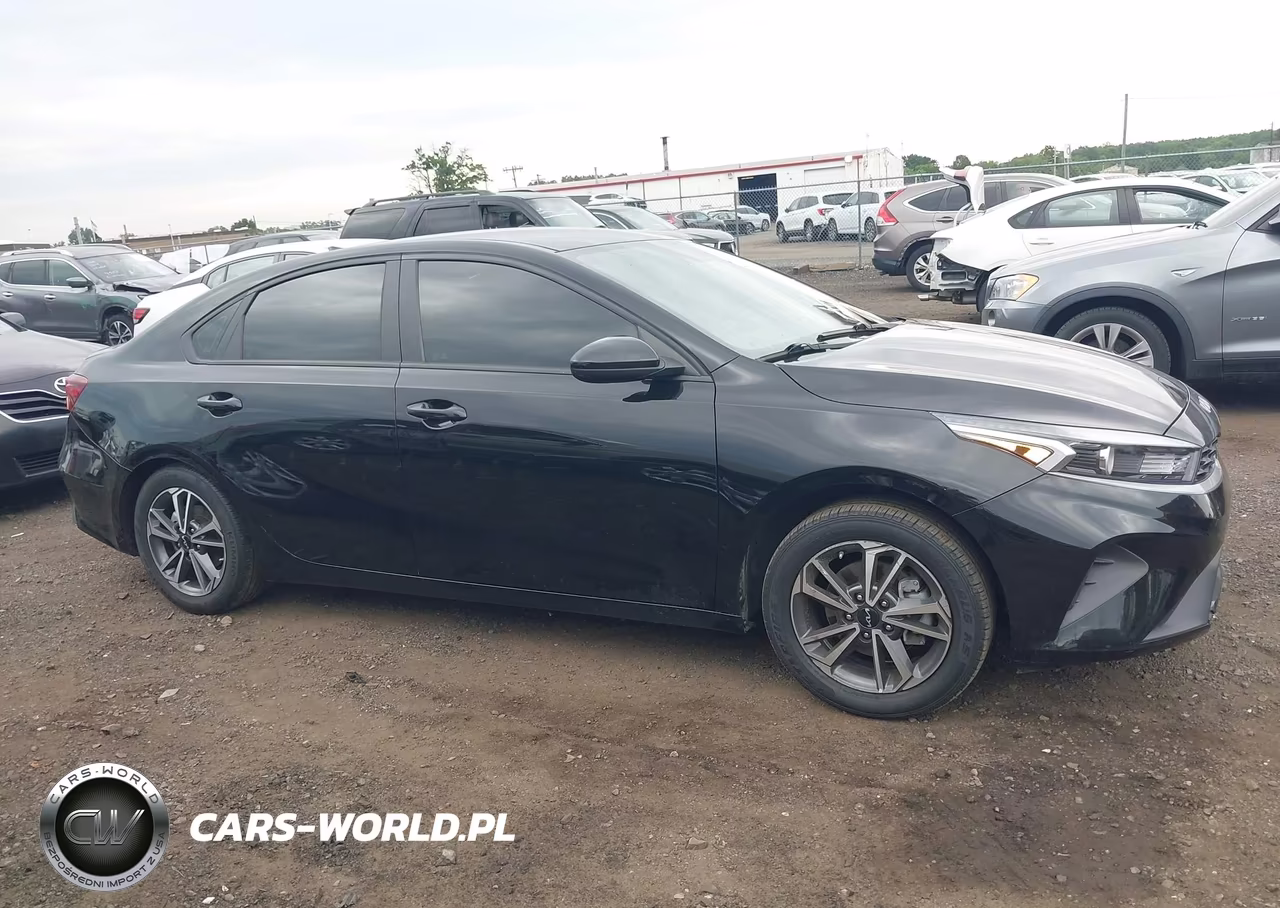 2023 Kia Forte Lxs VIN:3KPF24AD5PE552298 - 13