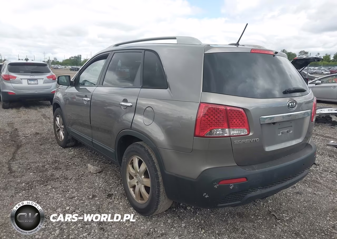 2013 Kia Sorento Lx VIN:5XYKT4A66DG313144 - 3