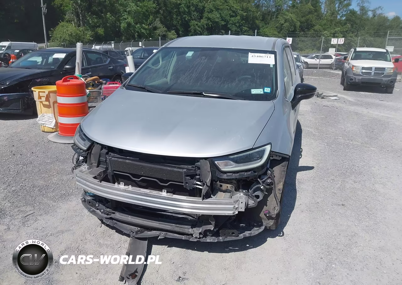 2024 Chrysler Pacifica Touring L VIN:2C4RC1BG4RR196980 - 12