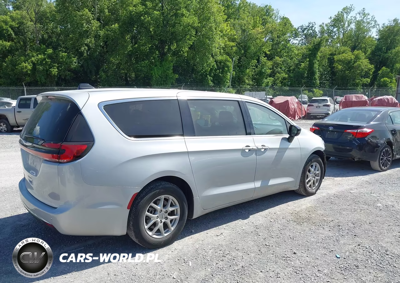 2024 Chrysler Pacifica Touring L VIN:2C4RC1BG4RR196980 - 4