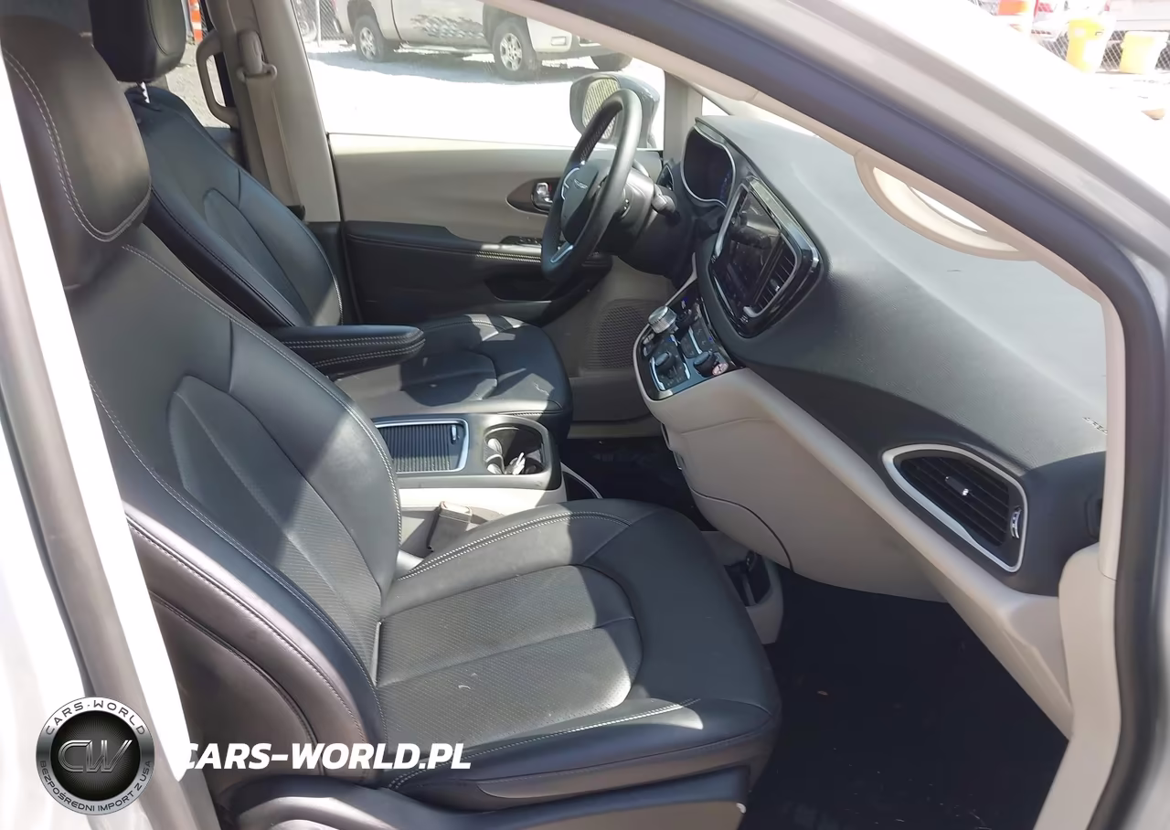 2024 Chrysler Pacifica Touring L VIN:2C4RC1BG4RR196980 - 5