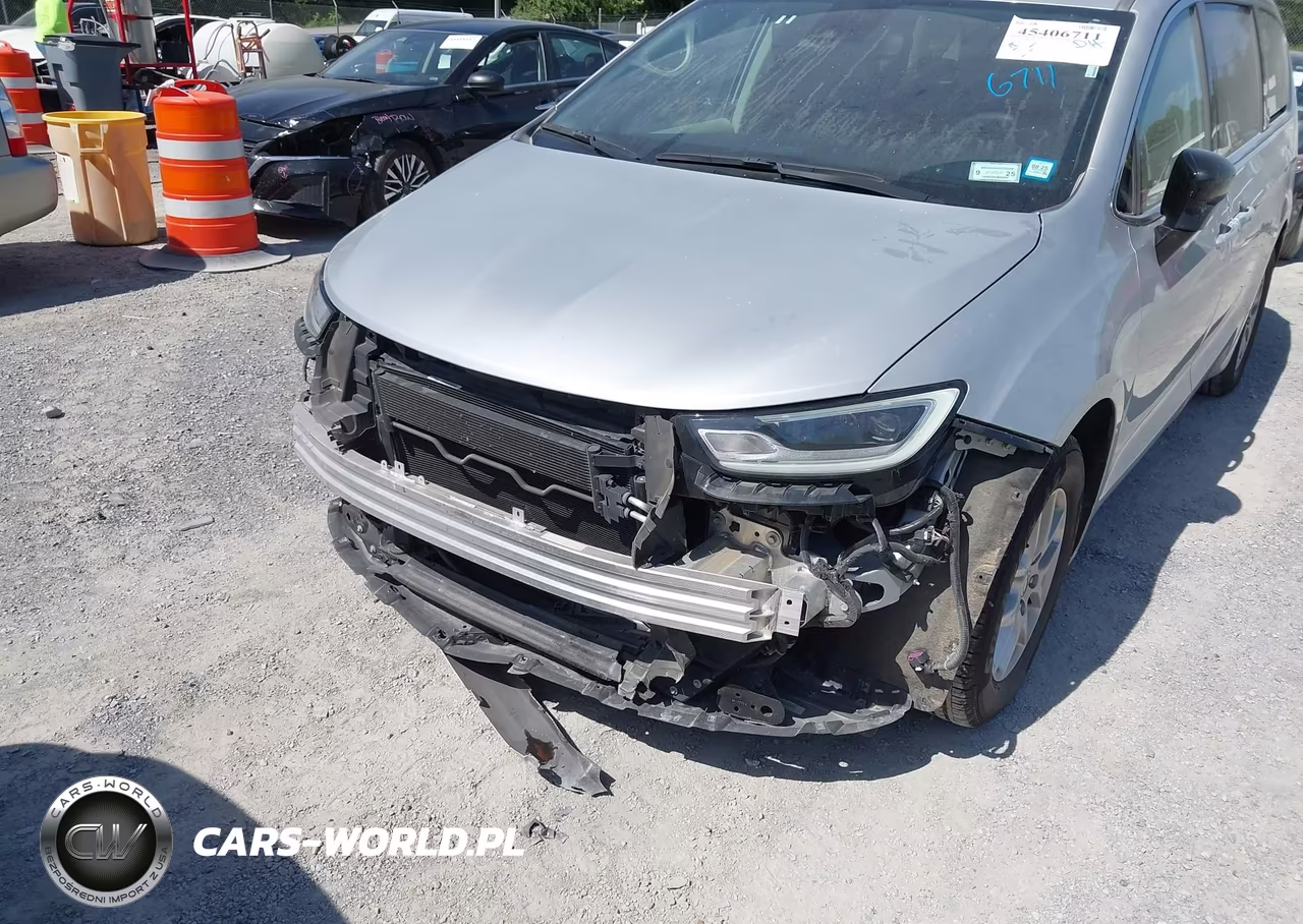 2024 Chrysler Pacifica Touring L VIN:2C4RC1BG4RR196980 - 6