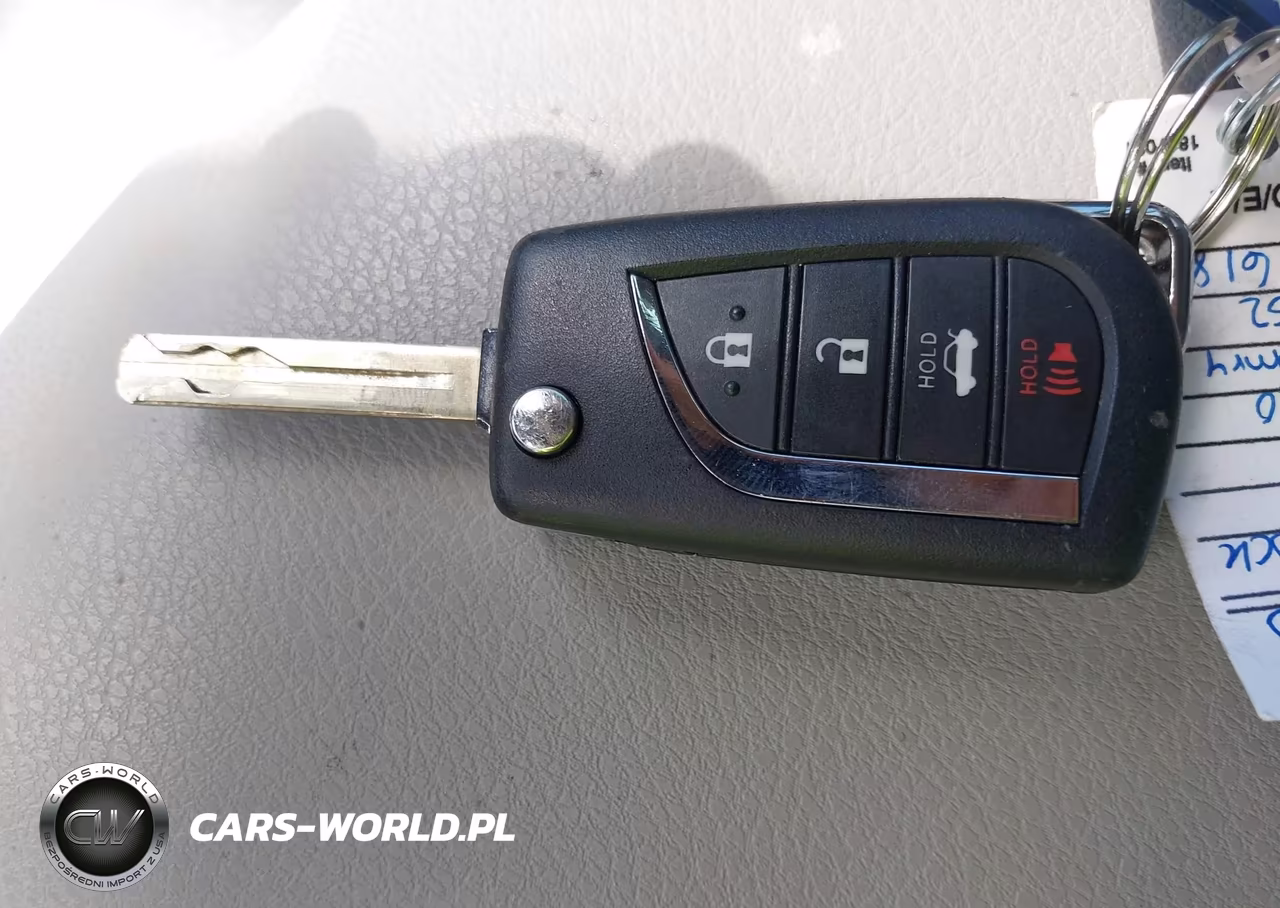 2022 Toyota Camry Le VIN:4T1C11AK1NU056251 - 11