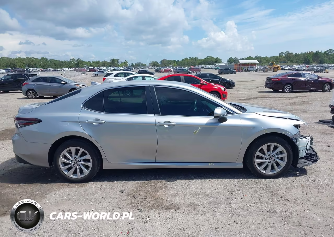 2022 Toyota Camry Le VIN:4T1C11AK1NU056251 - 13