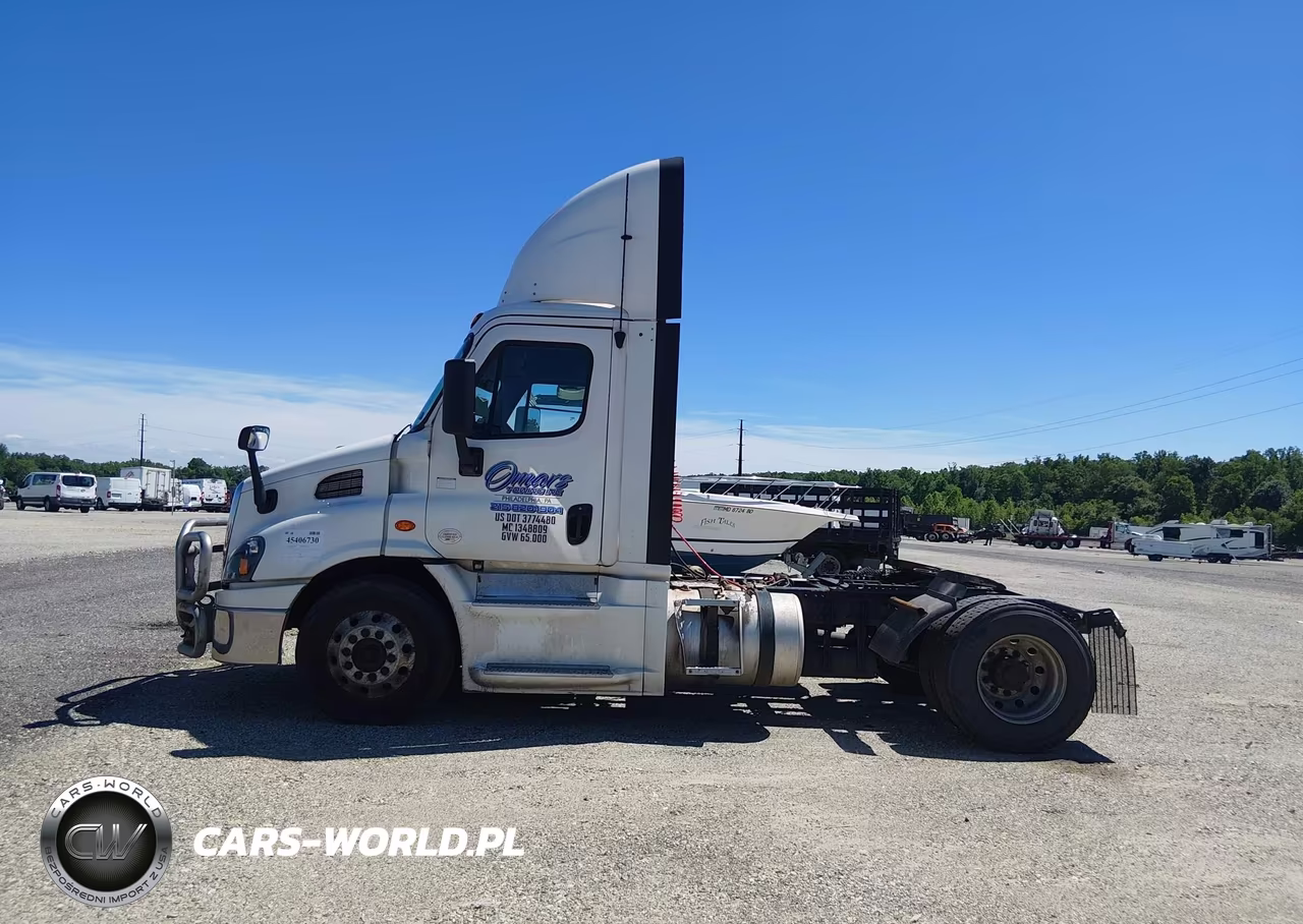 2018 Freightliner Cascadia 113 VIN:1FUBGBDV2JLJP2898 - 14