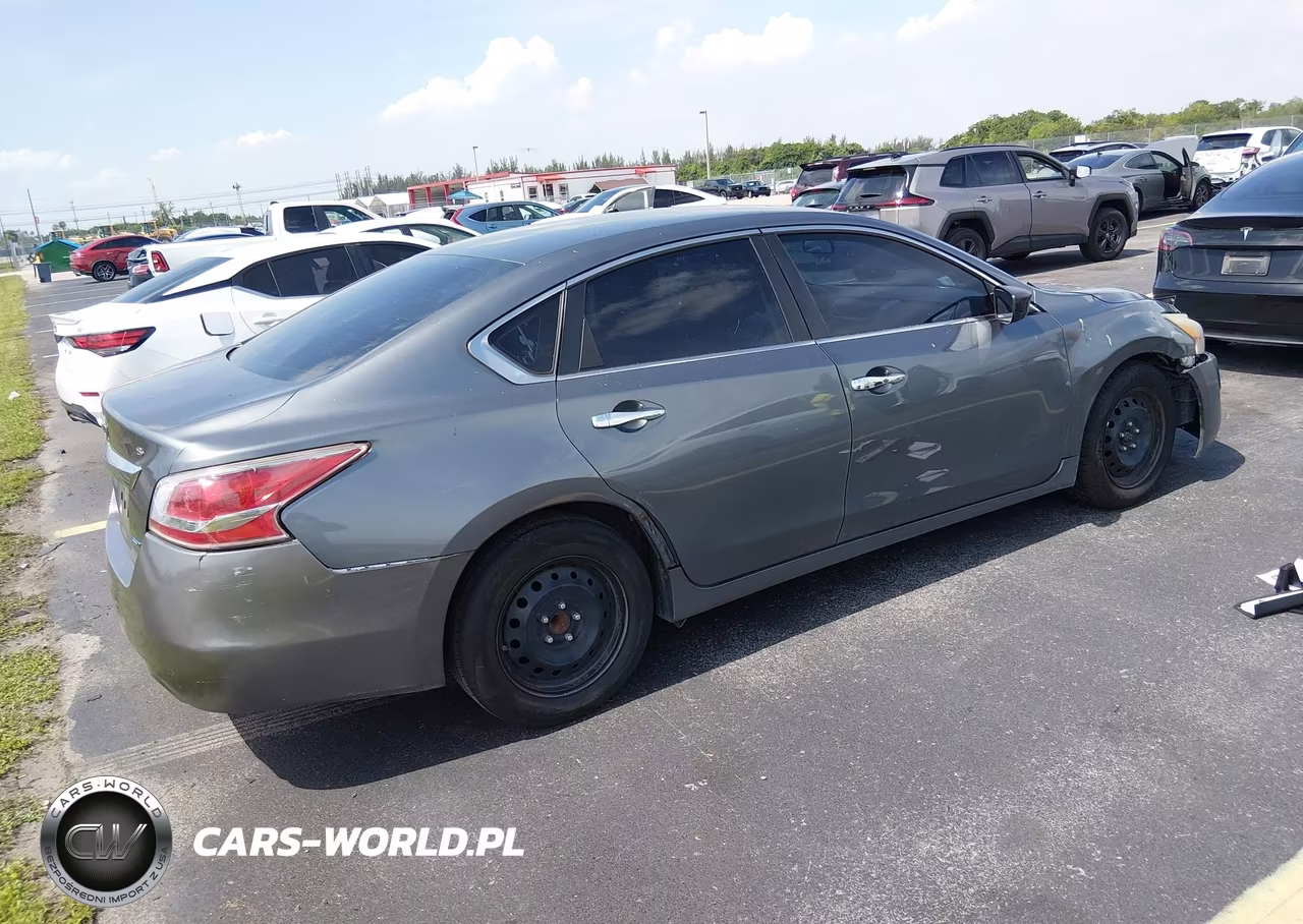 2014 Nissan Altima 2.5 S VIN:1N4AL3AP9EN219483 - 4