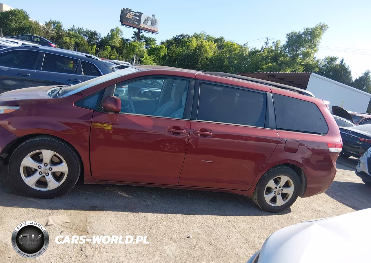 2014 Toyota Sienna Le V6 8 Passenger VIN:5TDKK3DC8ES413197 - 15