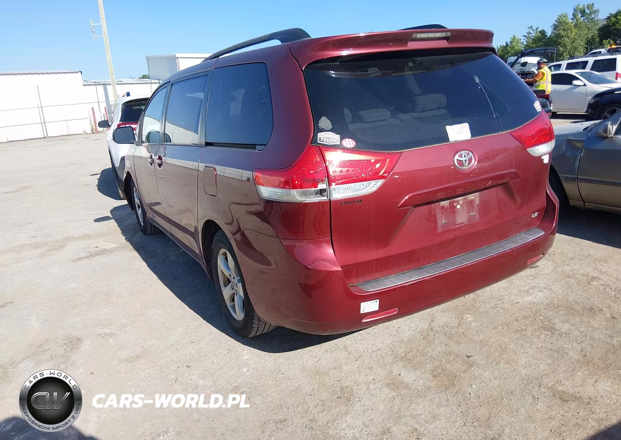2014 Toyota Sienna Le V6 8 Passenger VIN:5TDKK3DC8ES413197 - 3