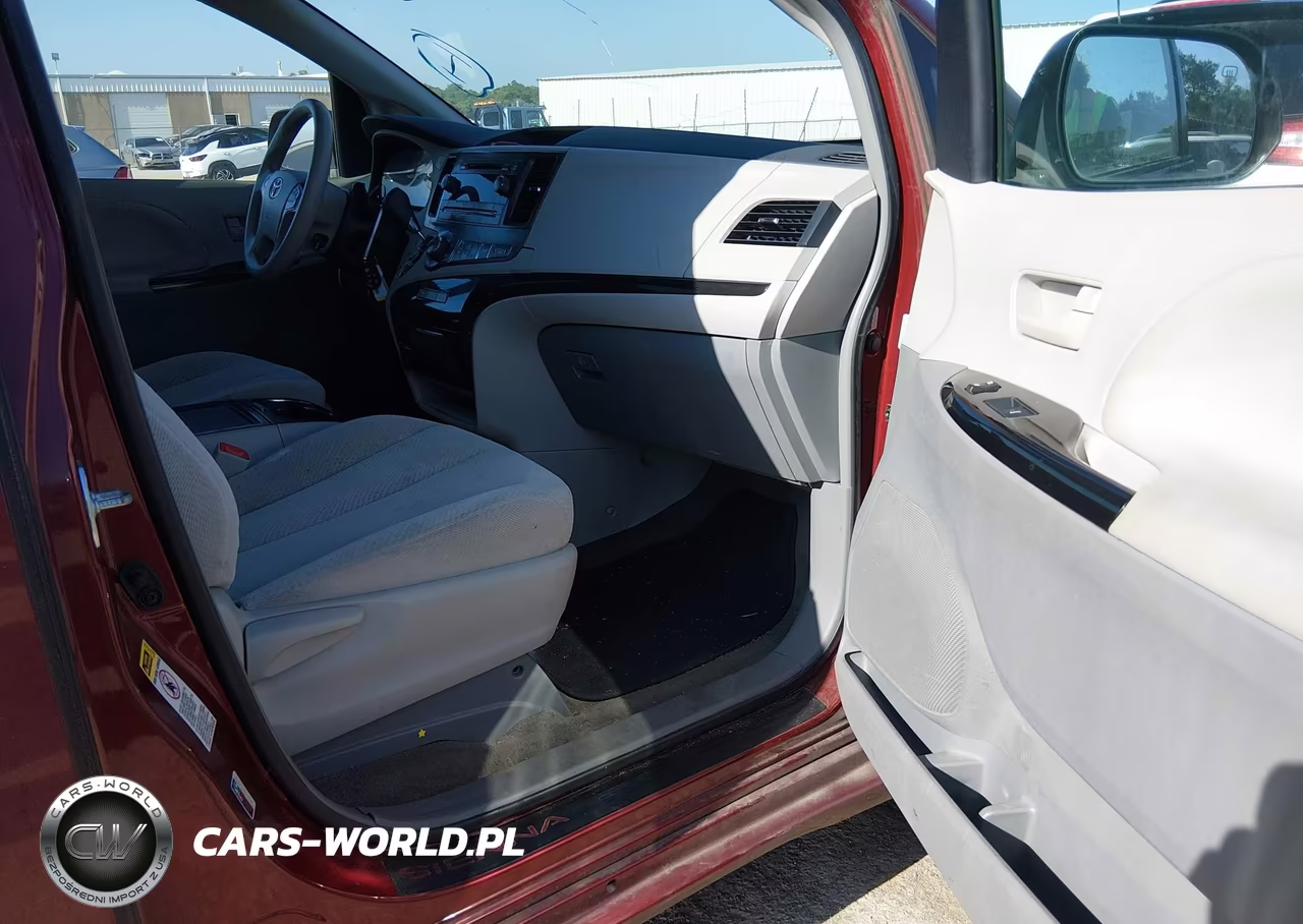 2014 Toyota Sienna Le V6 8 Passenger VIN:5TDKK3DC8ES413197 - 5