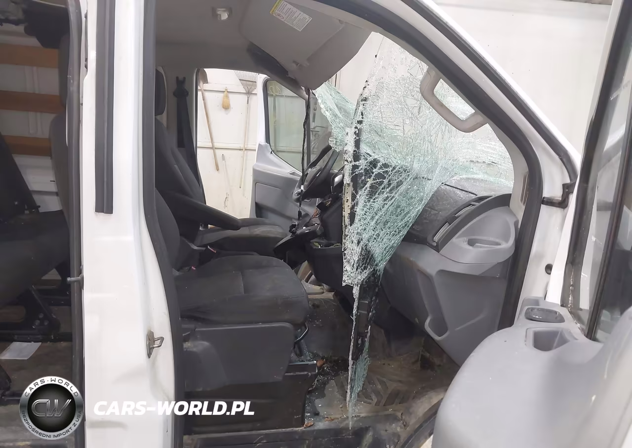 2018 Ford Transit-250 VIN:1FTYR1YM4JKA53943 - 5