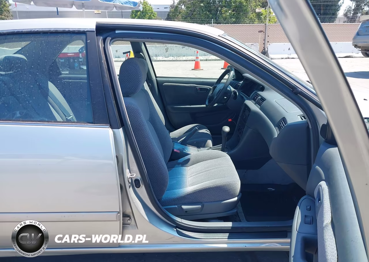 2001 Toyota Camry Le VIN:JT2BG22KX10550279 - 5