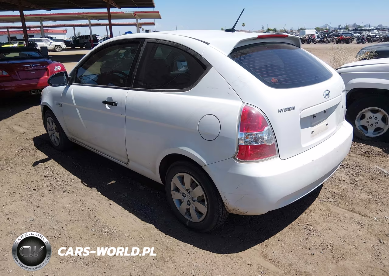 2008 Hyundai Accent Gs VIN:KMHCM36CX8U100689 - 3