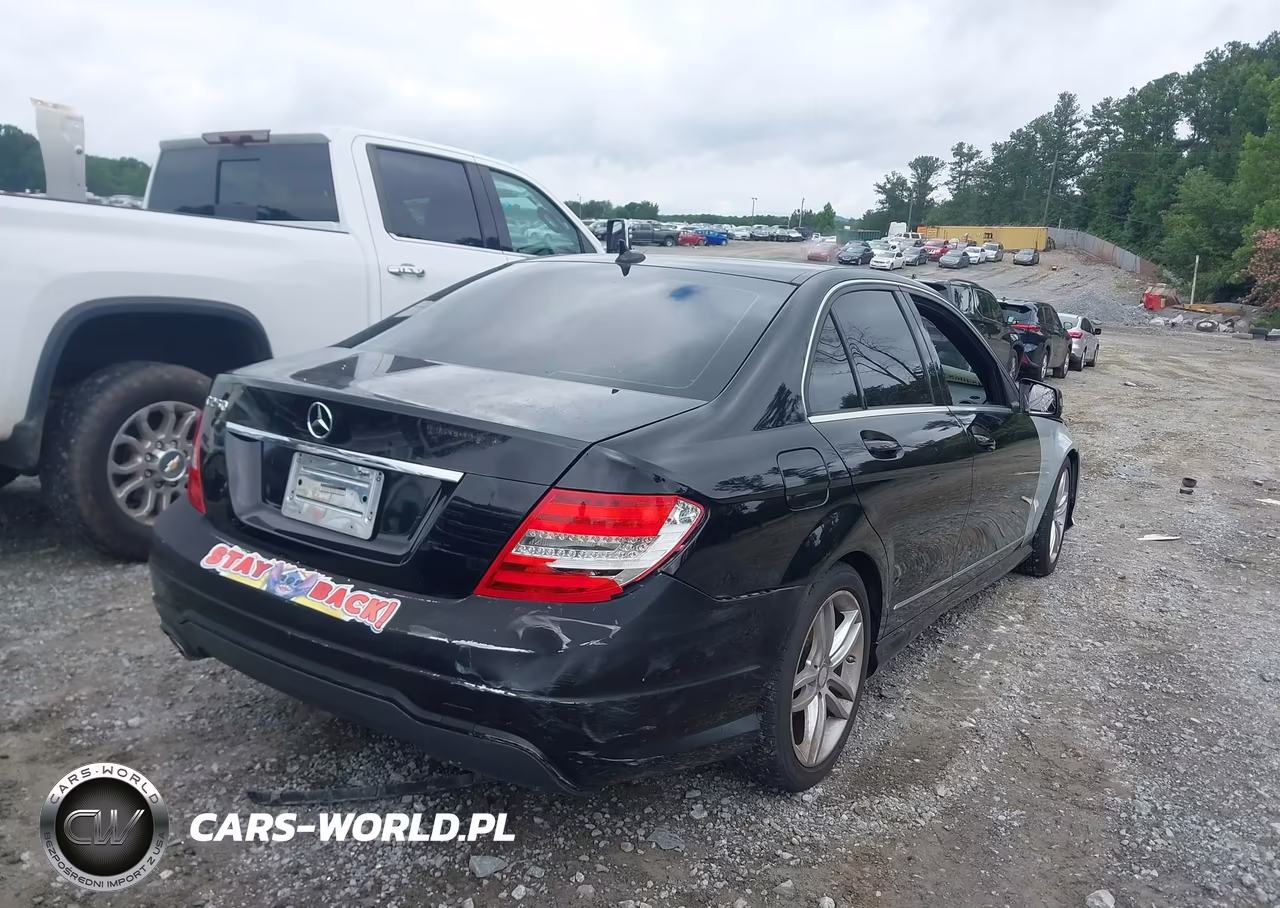 2013 Mercedes-Benz C 250 Sport VIN:WDDGF4HB5DR277809 - 4