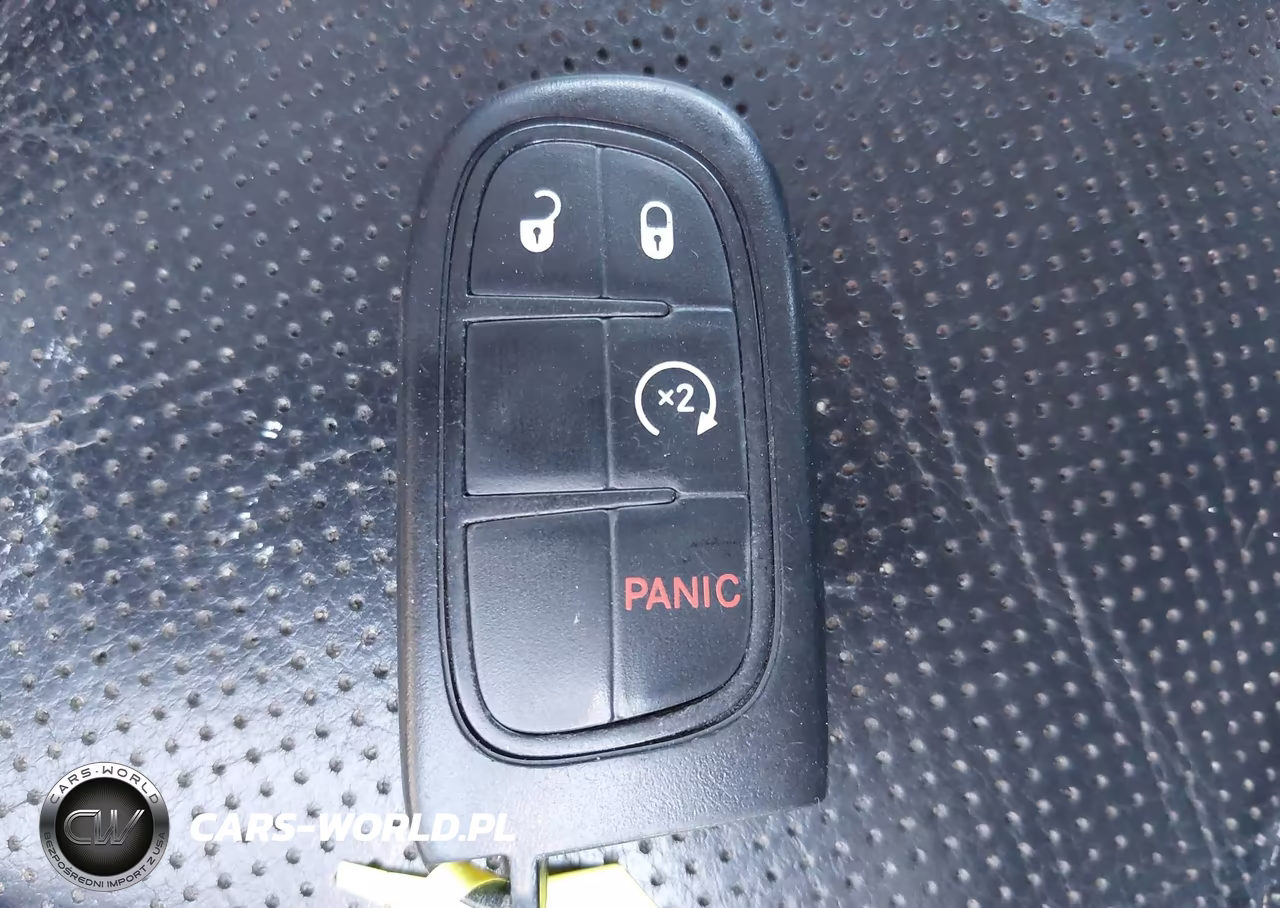 2015 Ram 1500 Laramie VIN:1C6RR7NT1FS643857 - 11